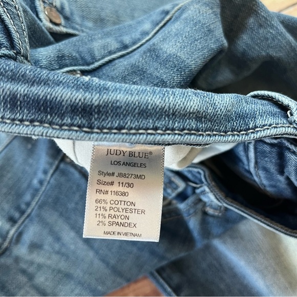 Judy Blue Jeans Womens 11 30 Shredding Up My Life Relaxed Distressed JB8273MD‎ - Picture 6 of 13